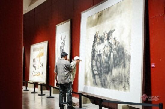 股涨柜 杨晓阳丝路四十年展获业界点赞